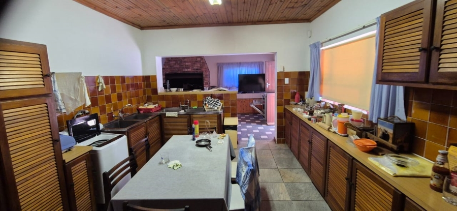 5 Bedroom Property for Sale in Summerstrand Eastern Cape